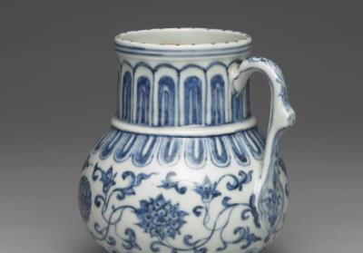 图片[2]-Tankard with lotus scrolls in underglaze blue, Ming dynasty, Xuande reign (1426-1435)-China Archive